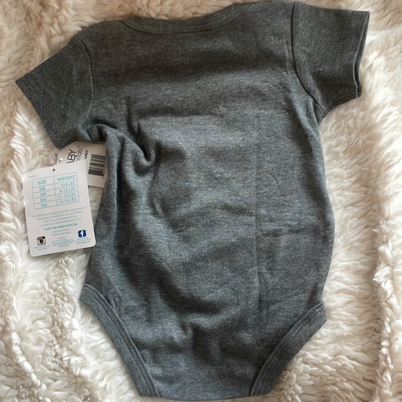3/$20🎉The Snuggle is Real onesie, 3 & 9 months - Picture 4 of 5